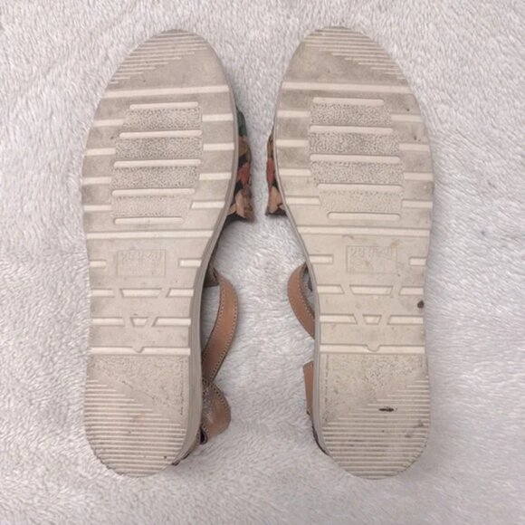 Colorful Embroidered Huaraches - Picture 3 of 9